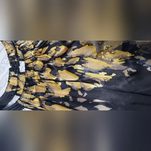 T Tahari Bare Shoulder Black and Gold Blouse - Picture 8 of 9